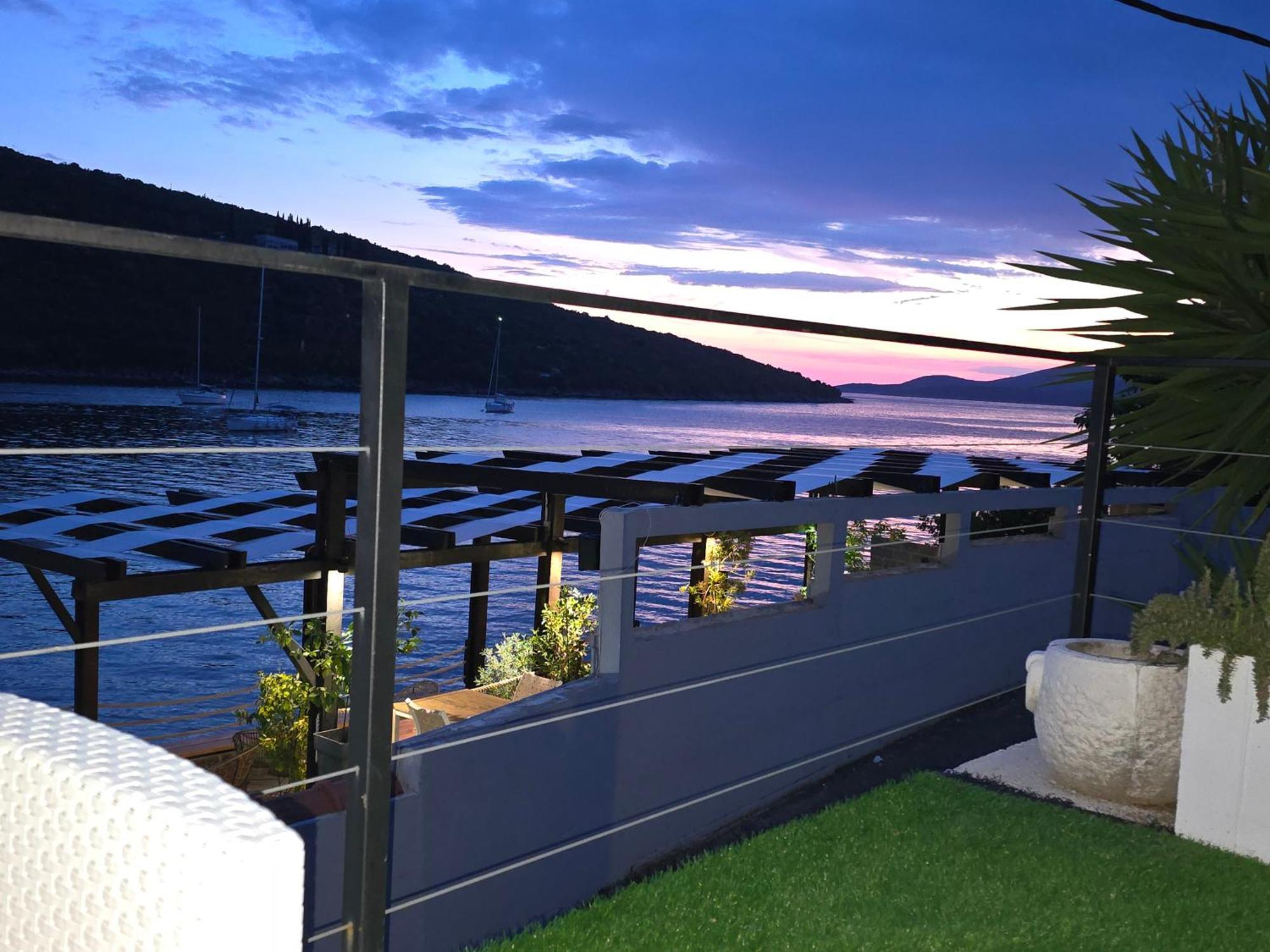 Waterfront Townhouse Sunset View With Garage Apartment Bigovo Exterior photo